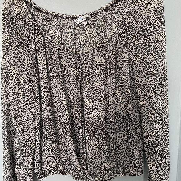 Women Size Small Top Sheer Animal Print Elastic Waist Sleeves by Speechless - Picture 1 of 9